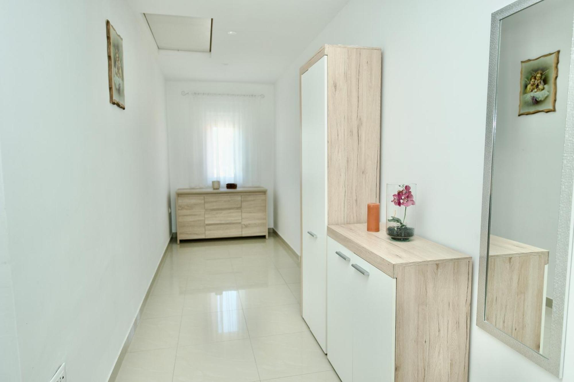 Apartment Lana Bristivica Εξωτερικό φωτογραφία