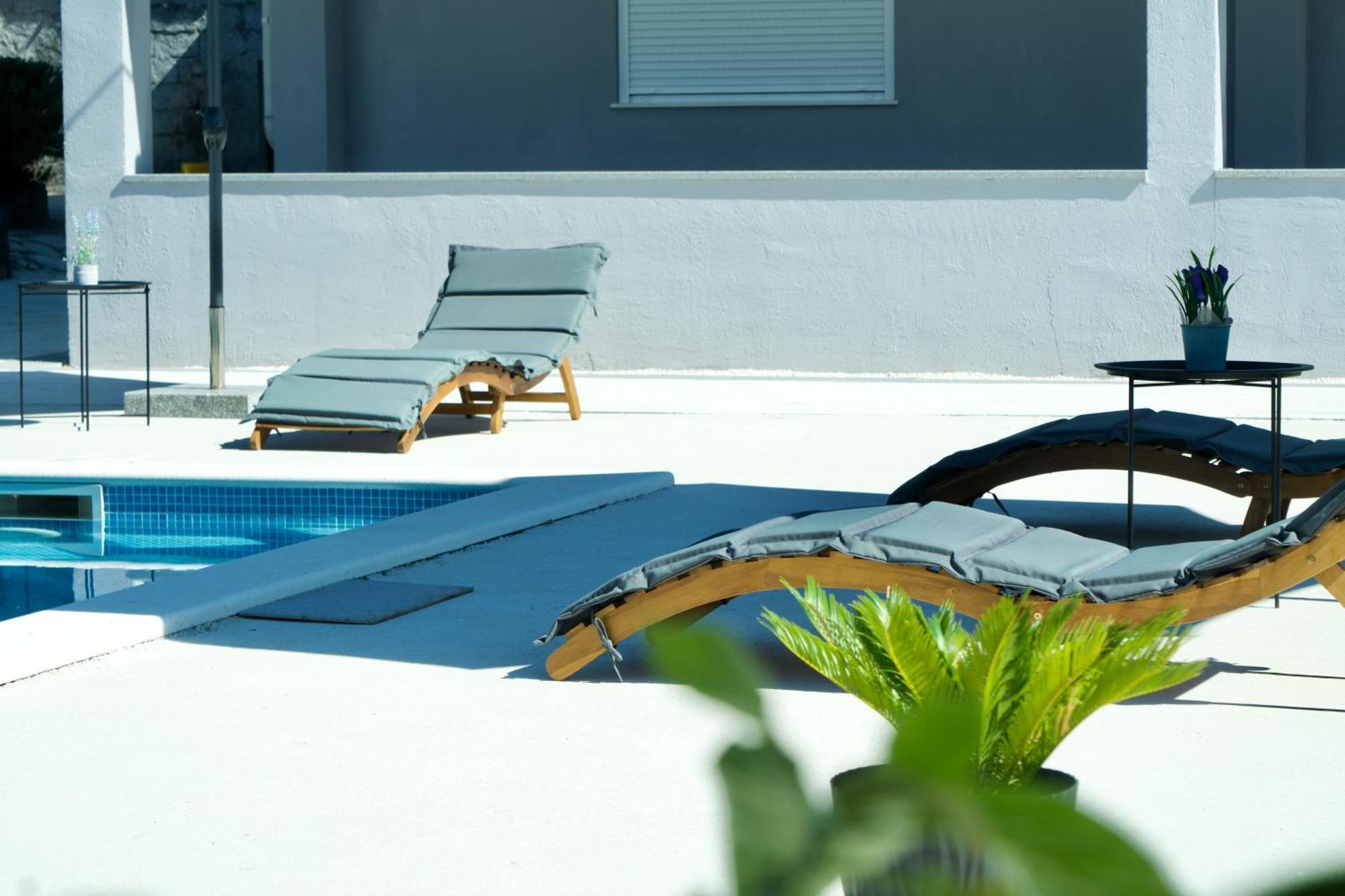 Apartment Lana Bristivica Εξωτερικό φωτογραφία