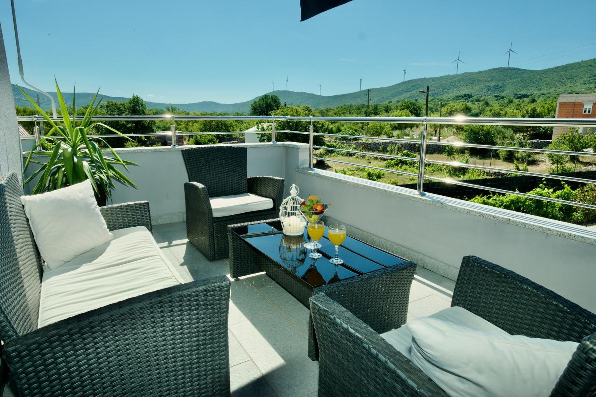 Apartment Lana Bristivica Εξωτερικό φωτογραφία
