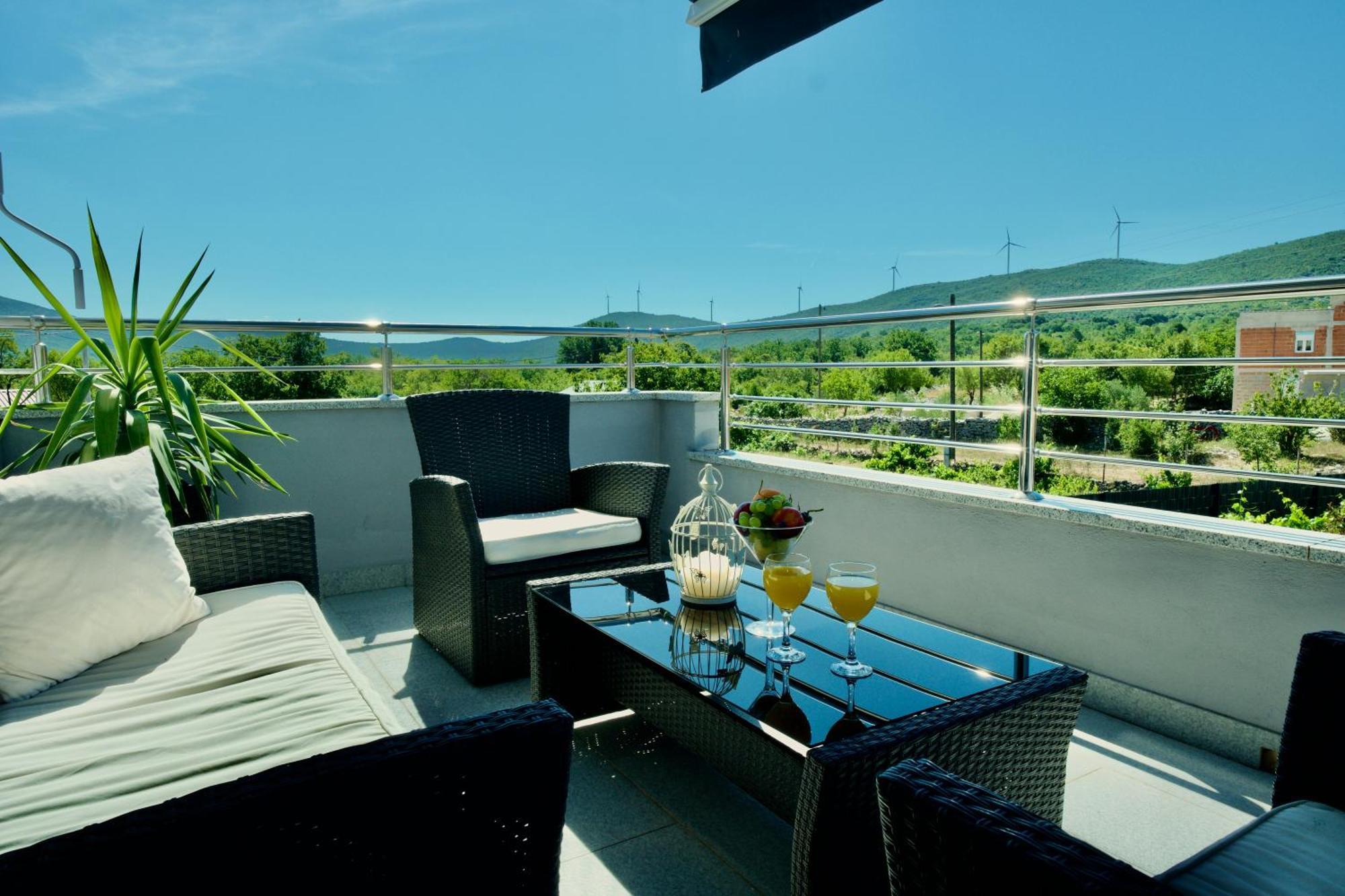 Apartment Lana Bristivica Εξωτερικό φωτογραφία