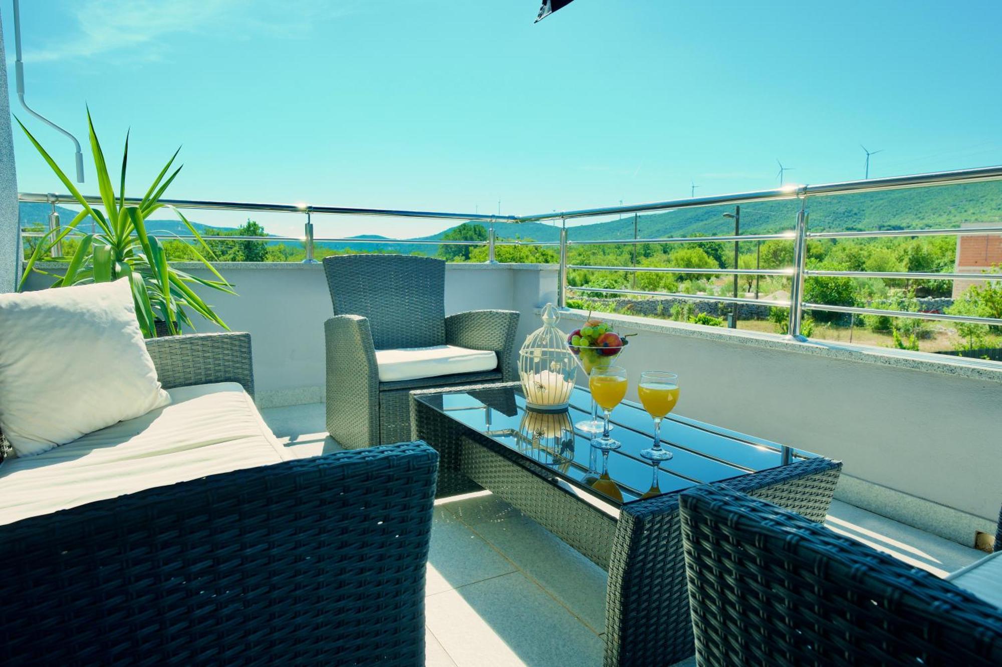 Apartment Lana Bristivica Εξωτερικό φωτογραφία