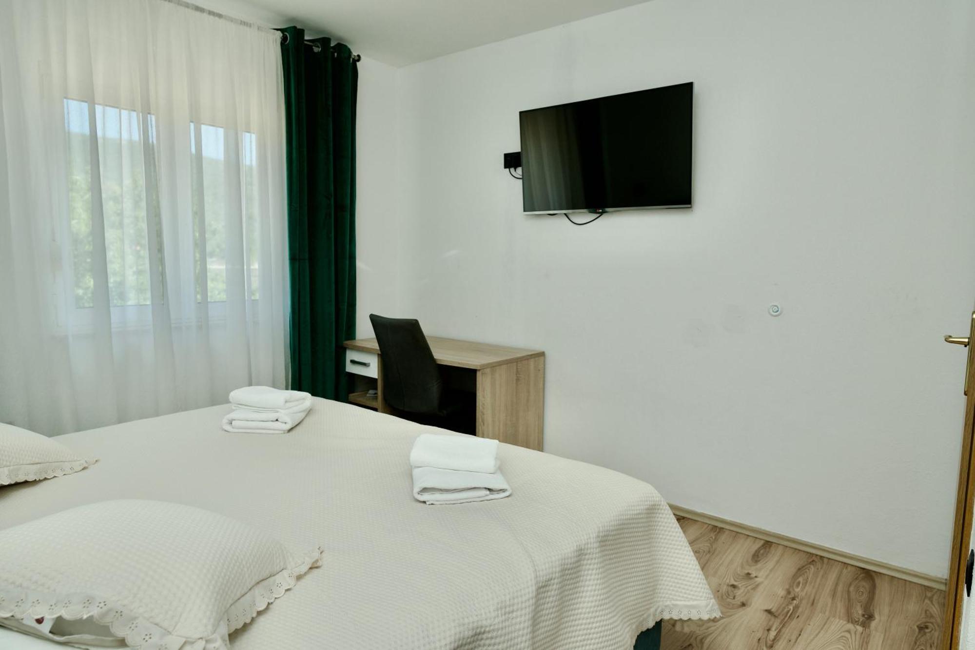 Apartment Lana Bristivica Εξωτερικό φωτογραφία