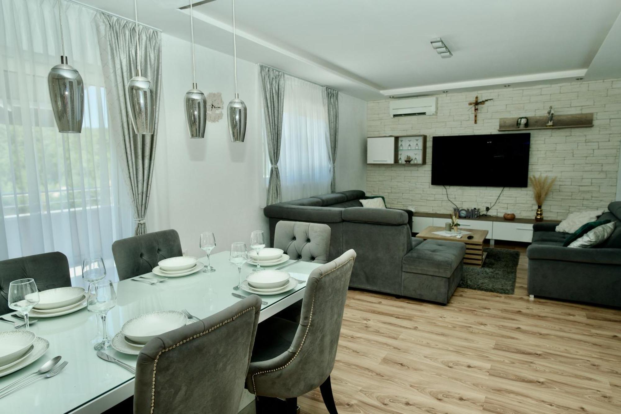 Apartment Lana Bristivica Εξωτερικό φωτογραφία