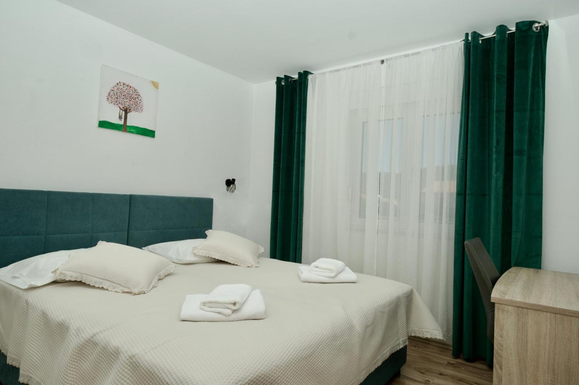 Apartment Lana Bristivica Εξωτερικό φωτογραφία